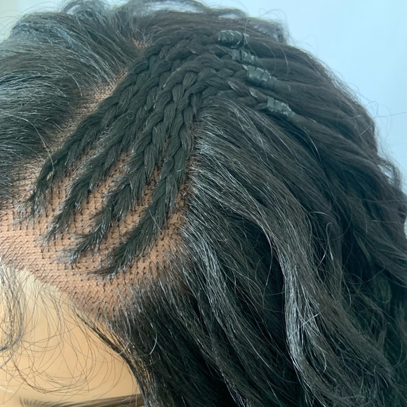 Gorgeous 13x4 Lace Front Black Synthetic Wig with Braided Side Part - Picture 3 of 12